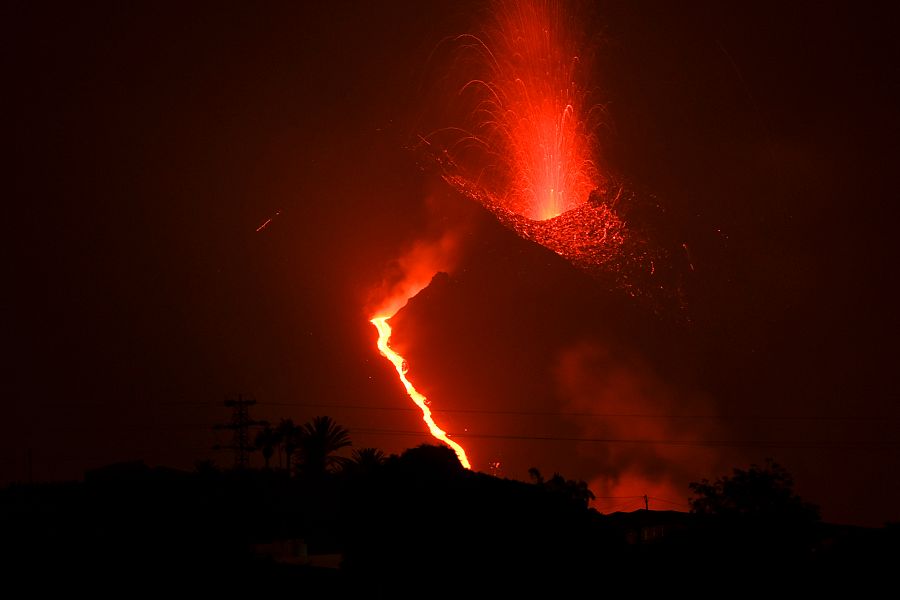 Erupción de Cumbre Vieja por la noche