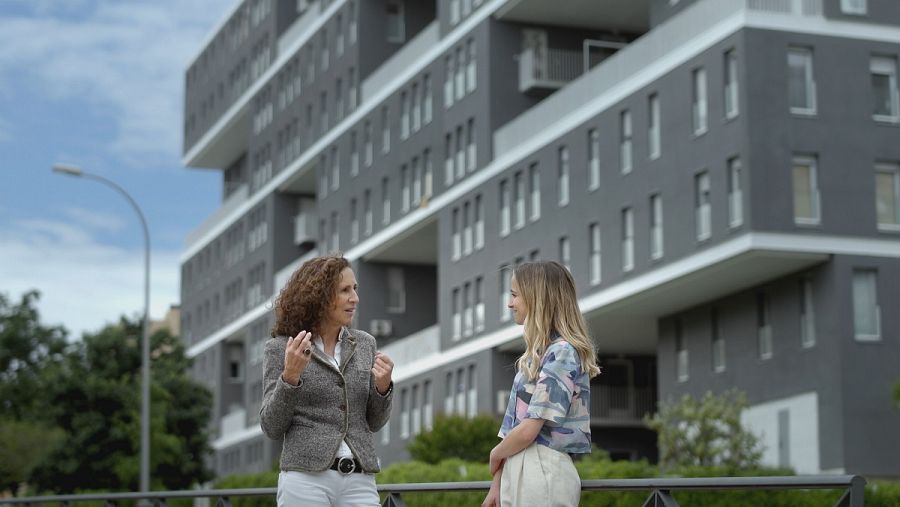 Blanca Lleó y Núria Moliner en el Edificio Celosía de Madrid