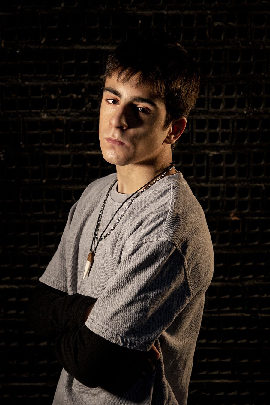 Jacobo Camarena es Teo en HIT