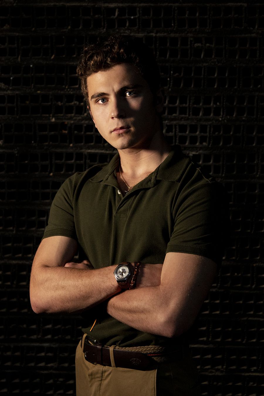 Álvaro de Juana es Roman en HIT