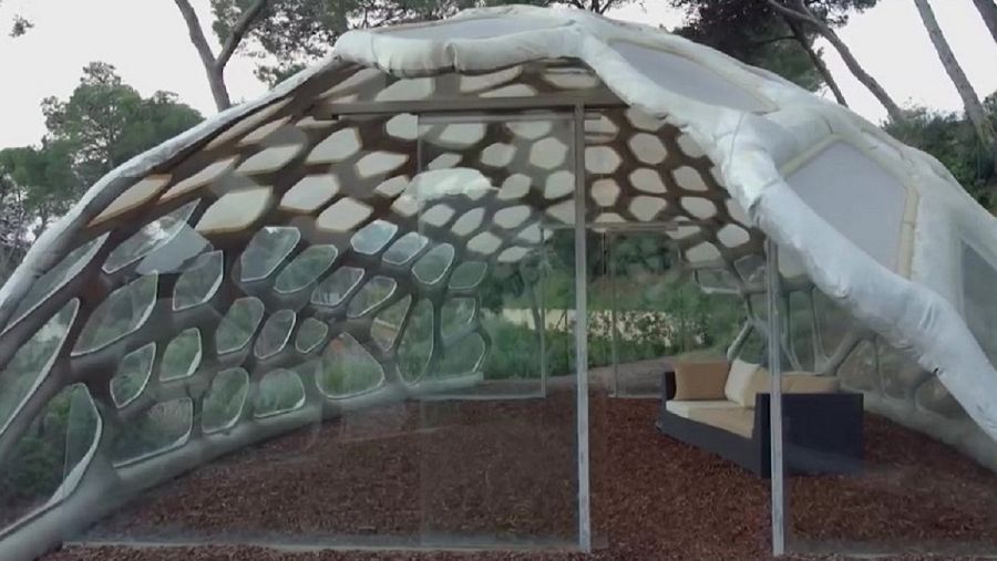 Pabellón exterior de la Villa Stgilat