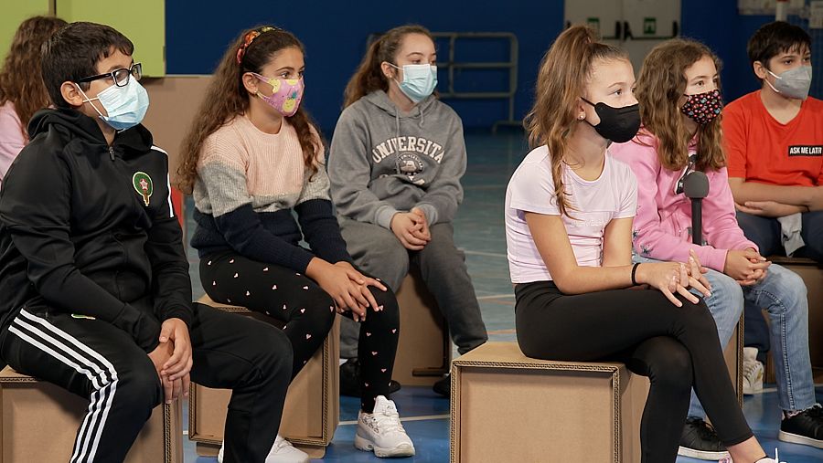 Aprendemos en Clan. El Debate - Alumnos y alumnas del Colegio Llaranes de Avilés (Asturias)