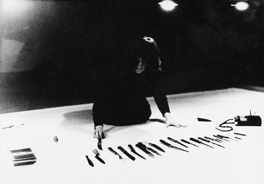 Rhythm 10 (Marina Abramovic, 1973)