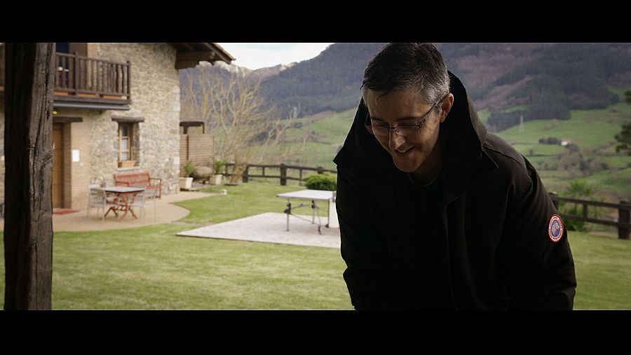 Eduardo Madina en un  momento del rodaje en el caserío Lekunberri, cercano a Mondragón.