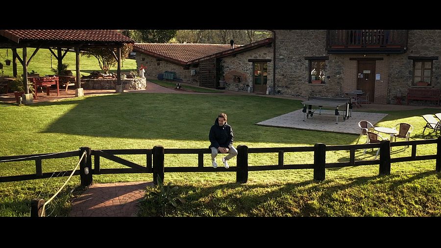 Borja Sémper en un  momento del rodaje en el caserío Lekunberri, cercano a Mondragón.