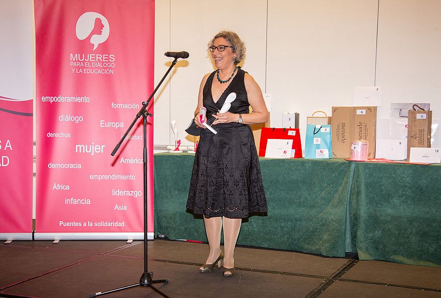 Carolina Pecharroman recoge el premio a 'Objetivo Igualdad'