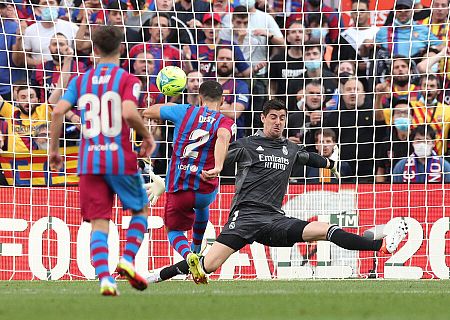 Así fue el fallo de Dest ante Courtois