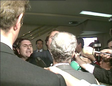 El abogado Javier Sáinz Moreno reprende a Miguel Boyer por un supuesto contrato de Isabel Preysler con Galerías Preciados