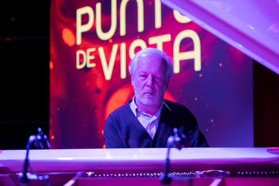 Ignasi Terraza tocant el piano a 'Punts de vista'