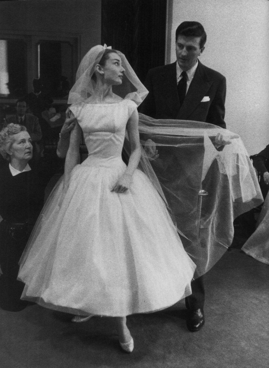Audrey Hepburn vestida de novia en 'Una cara con ángel' (1957)