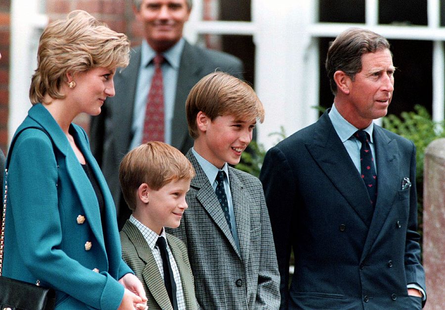 Diana de Gales, el príncipe Carlos y sus hijos