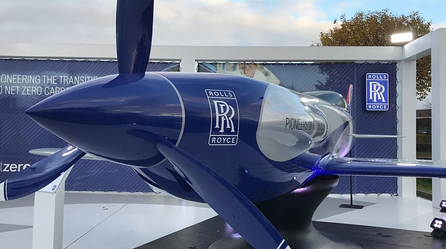 Avión de Rolls-Royce eléctrico, expuesto en la Cumbre del clima de Glasgow