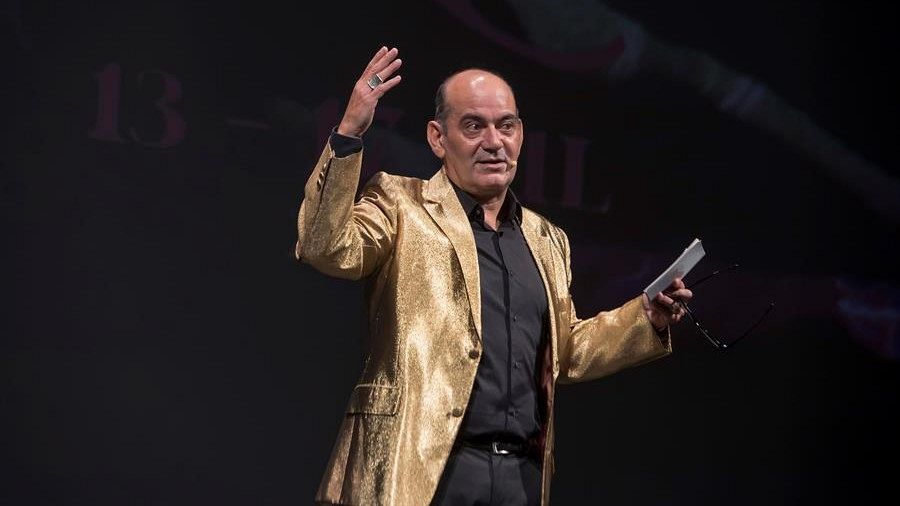 El humorista José Corbacho durante una actuación reciente sobre el escenario