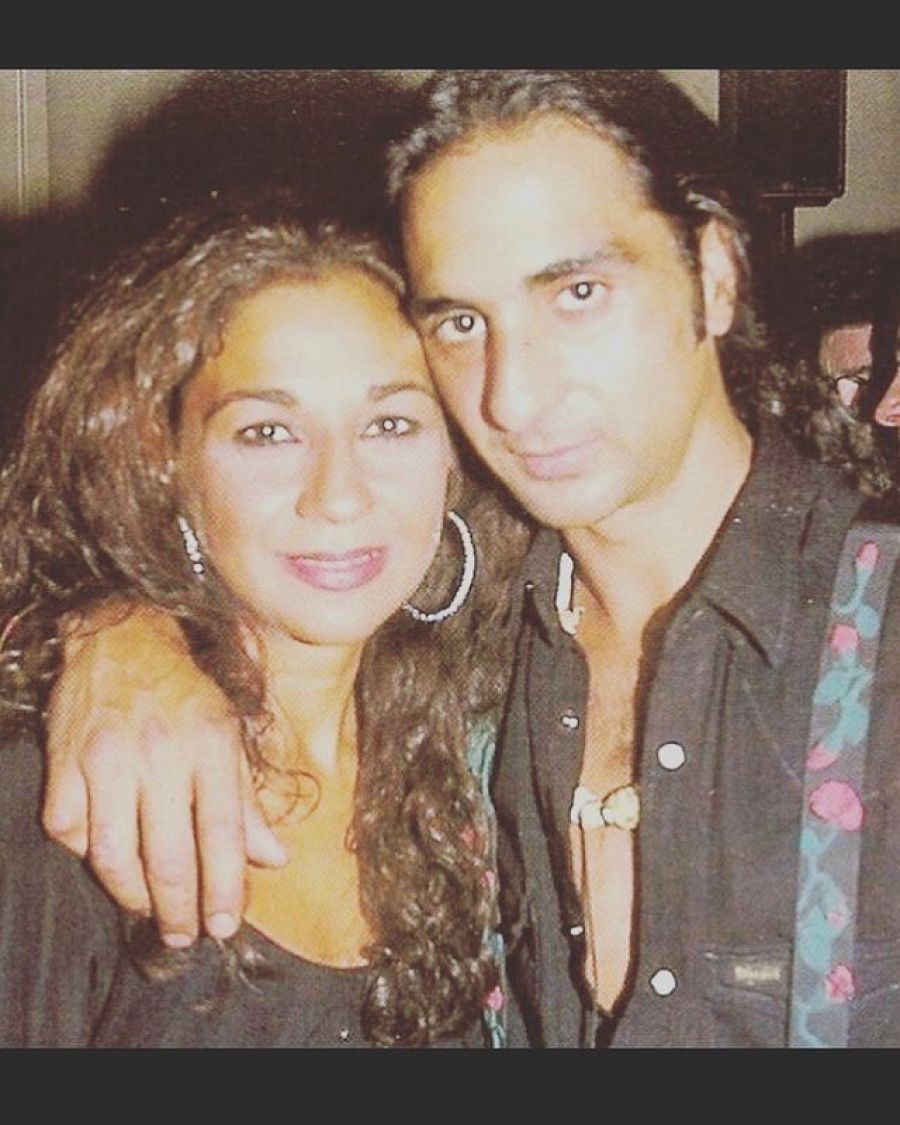 Una foto antigua de Lolita Flores al lado de su hermano Antonio