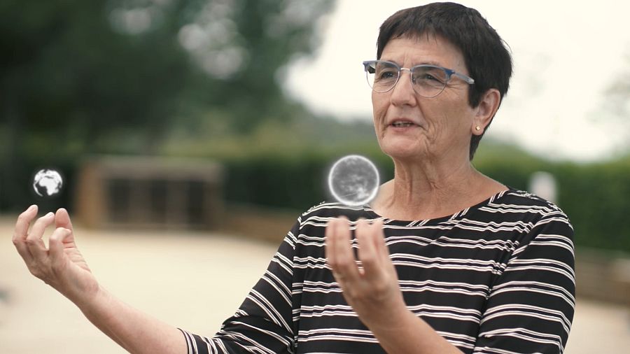 Cesca Figueras explicando la paralaje de las estrellas | La última frontera