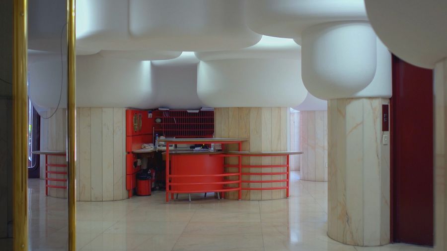 Hall del edificio Torres Blancas