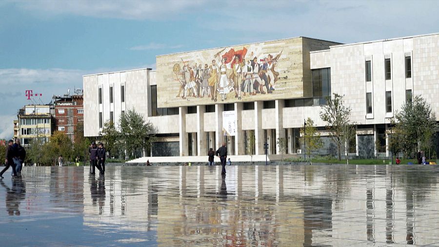 'Españoles en el mundo' en Albania.