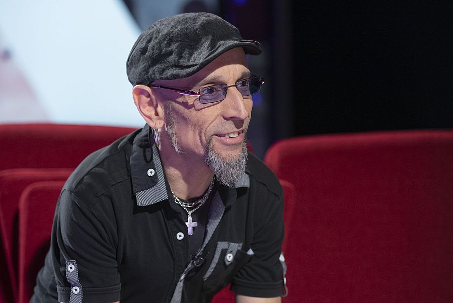 Fito Cabrales en Atención Obras