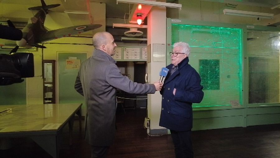 Ken Follett nos recibe en un búnker al noreste de Londres