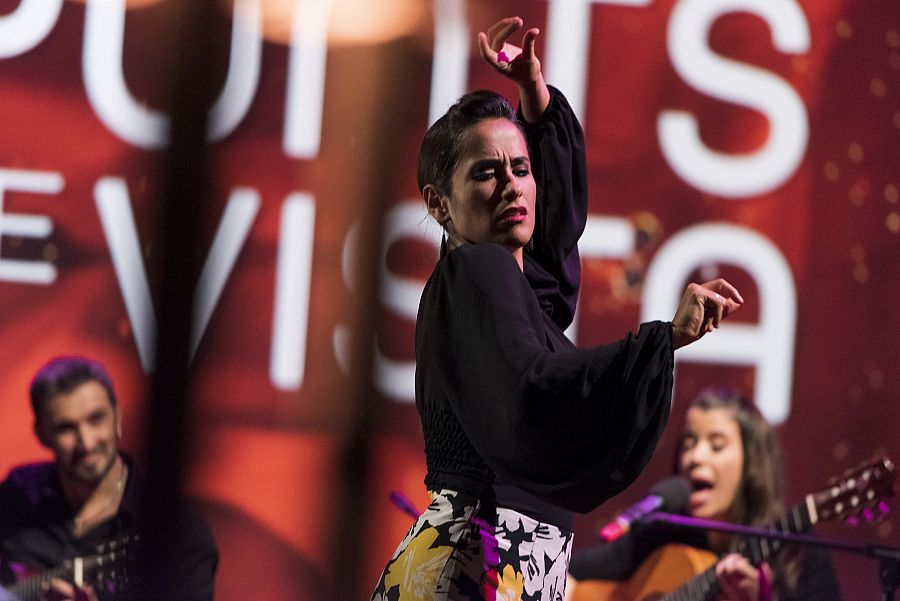 Moment de l'actuació del trio flamenc al plató del programa