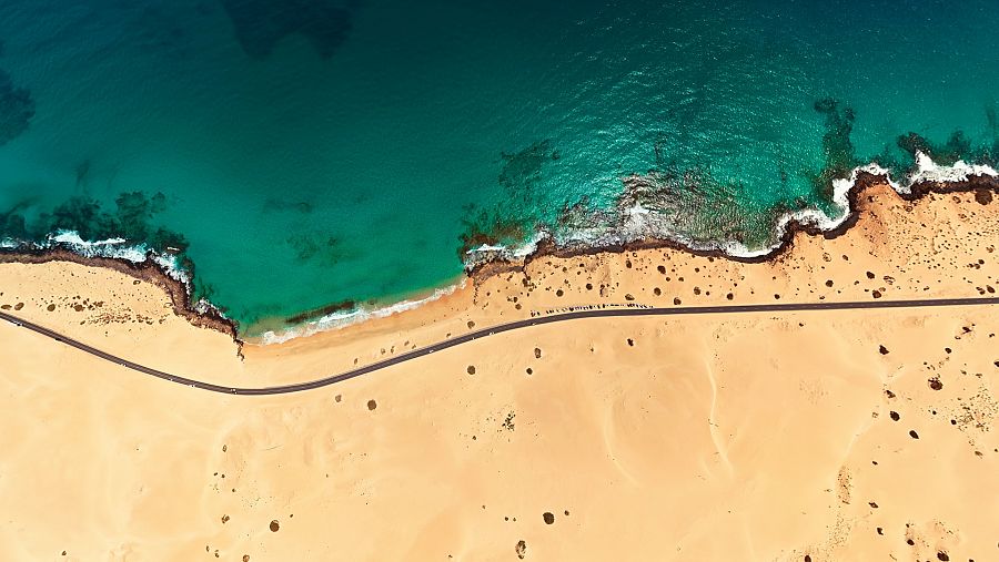 Vista aérea del parque natural de Corralejo en Fuerteventura