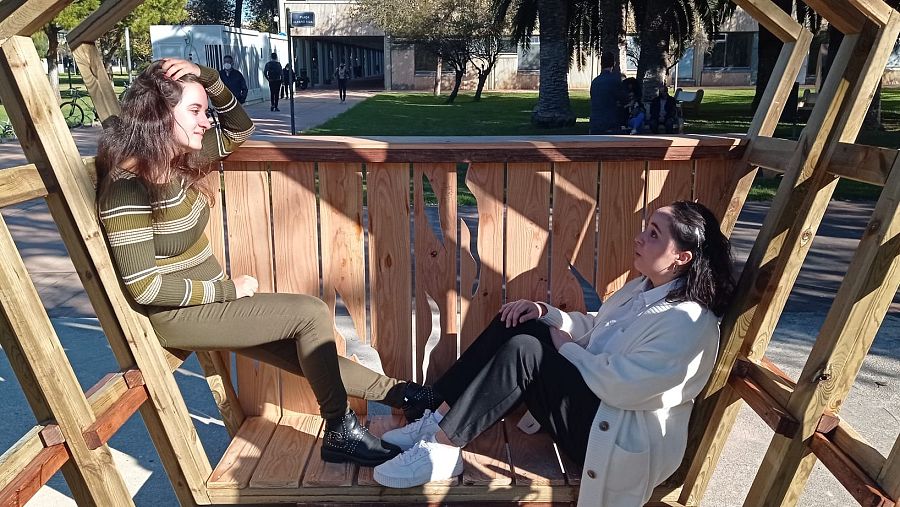 Natalia López y Jéssica López son las alumnas de Arquitectura de la UPV que han diseñado el prototipo