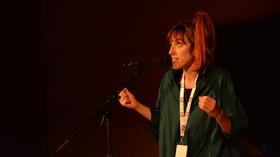 Fotografía de Sandra Lucena durante la final del Poetry Slam Nacional