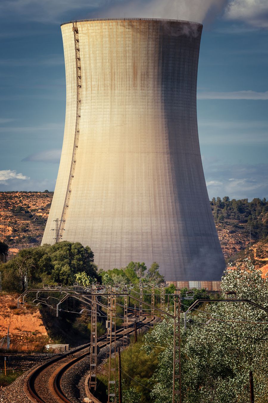 Torre de la central d'energia Nuclear d'Ascó