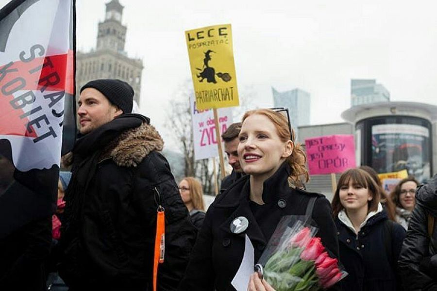 Jessica Chastain en una manifestación