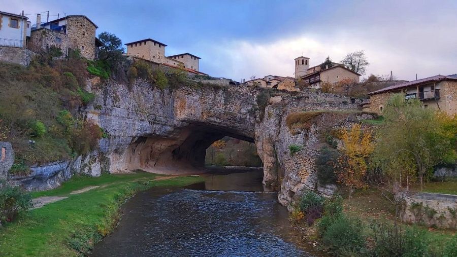 El puente de roca de Puentedey
