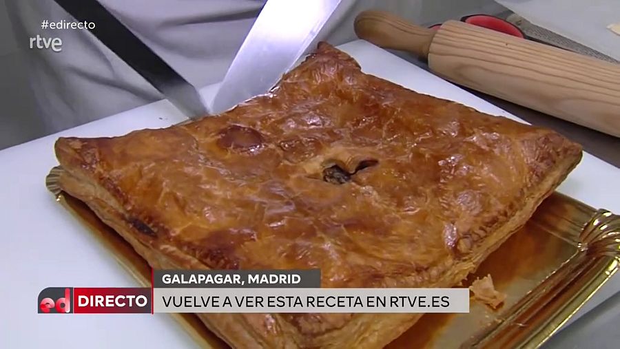 Receta de empanada de morcilla con manzana y piñones