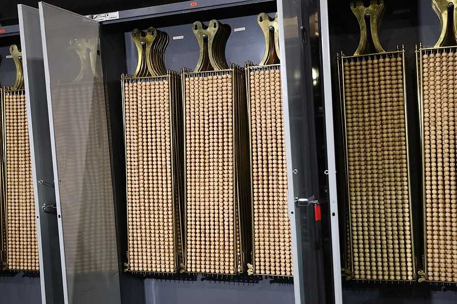 Les boles es custodien els dies previs al sorteig i s'examinen abans de ser inserides als bombos