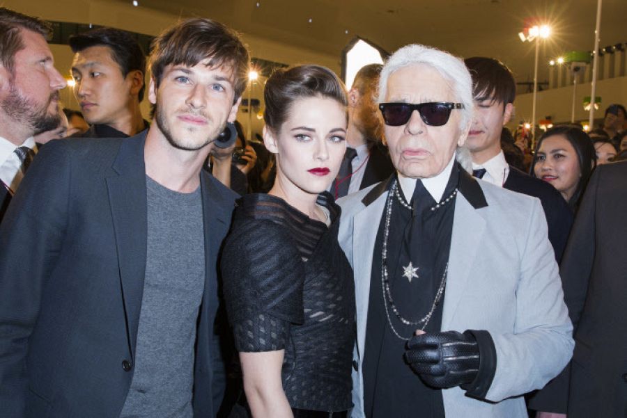 Kristen Stewart junto a Karl Lagerfeld