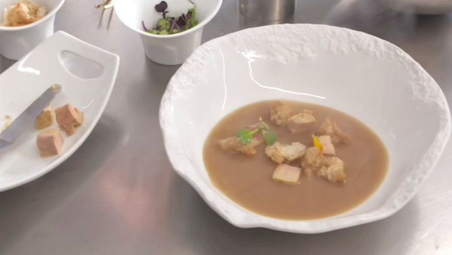 Sopa de castañas con foie de pato para Nochevieja