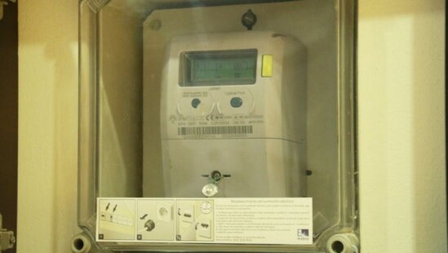 La llum baixarà almenys 7 euros mensuals en una llar mitjana