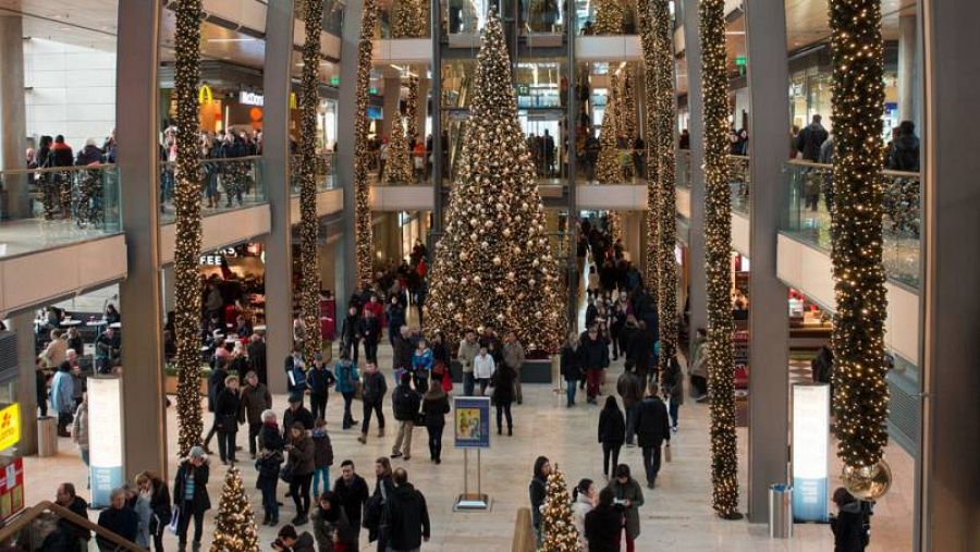 Centre comercial de l'Illa Diagonal de Barcelona durant els dies de Nadal