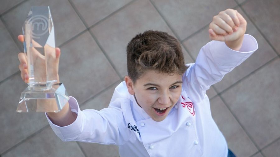 El Guillem celebra haver guanyat la novena edició de 'MasterChef Junior'