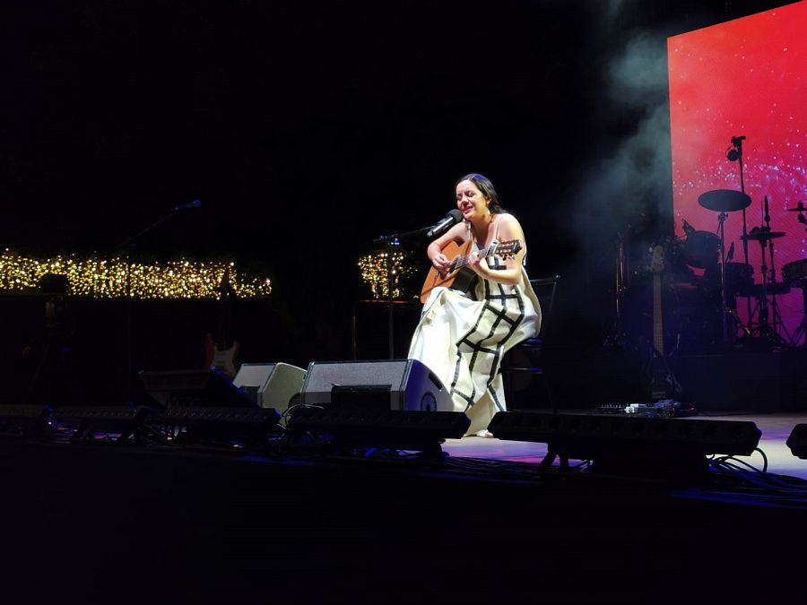 Valeria Castro, en su actuación, desde La Palma