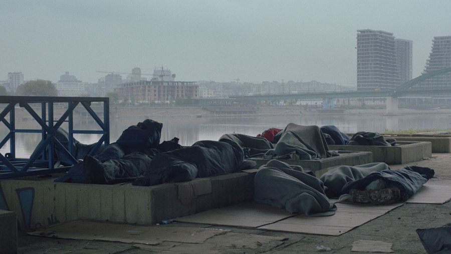 Estos jóvenes durante su viaje hacia una vida mejor duermen muchas veces en la calle