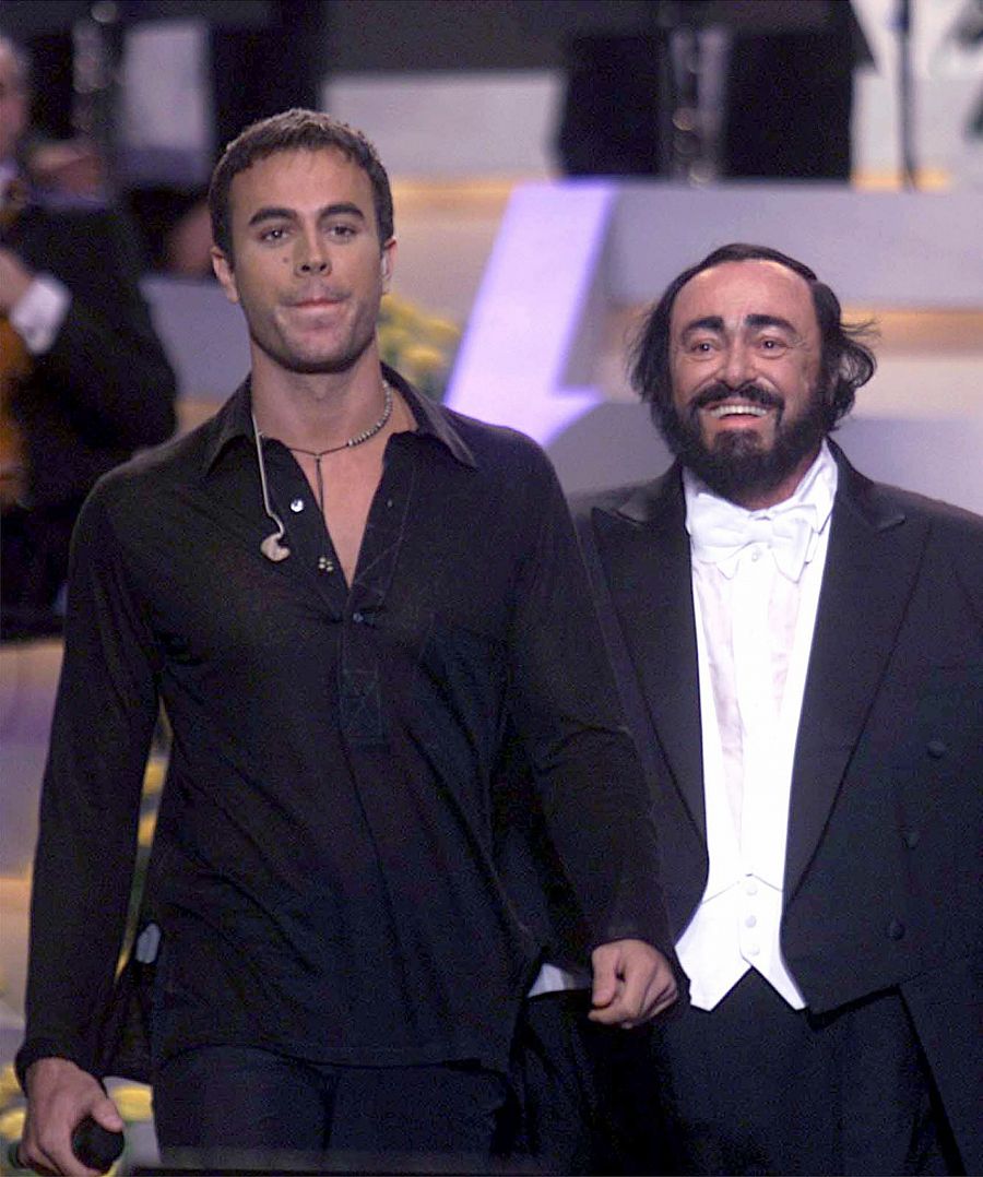 Pavarotti y Enrique Iglesias en un concierto