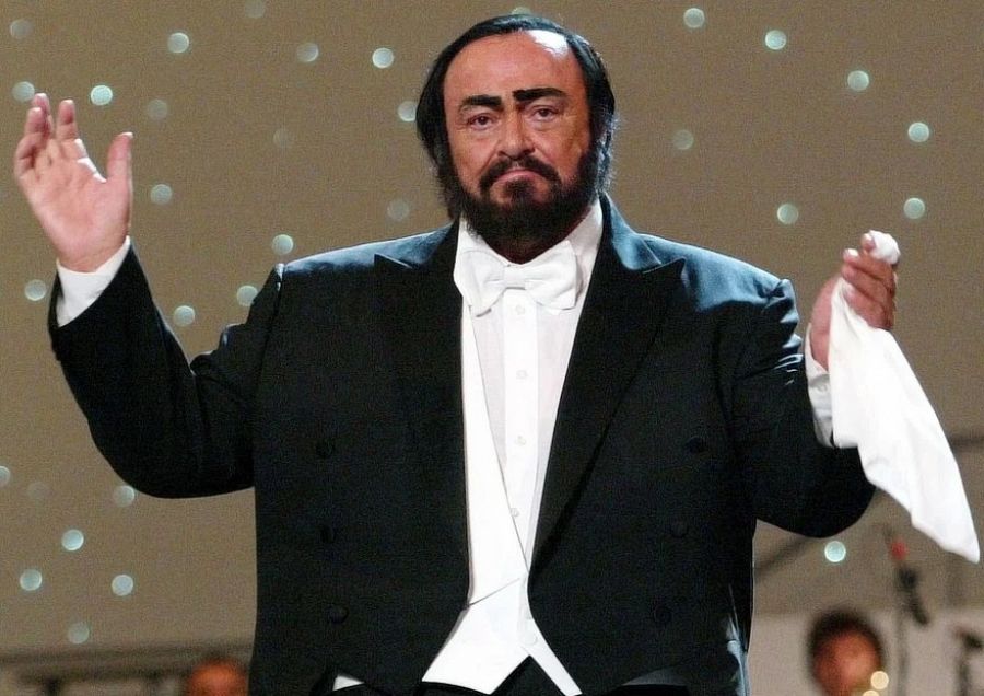 La carrera de Lucciano Pavarotti, durante 36 años impulsada por Breslin, le llevó a cantar ante todo tipo de público y a conseguir una gran fama
