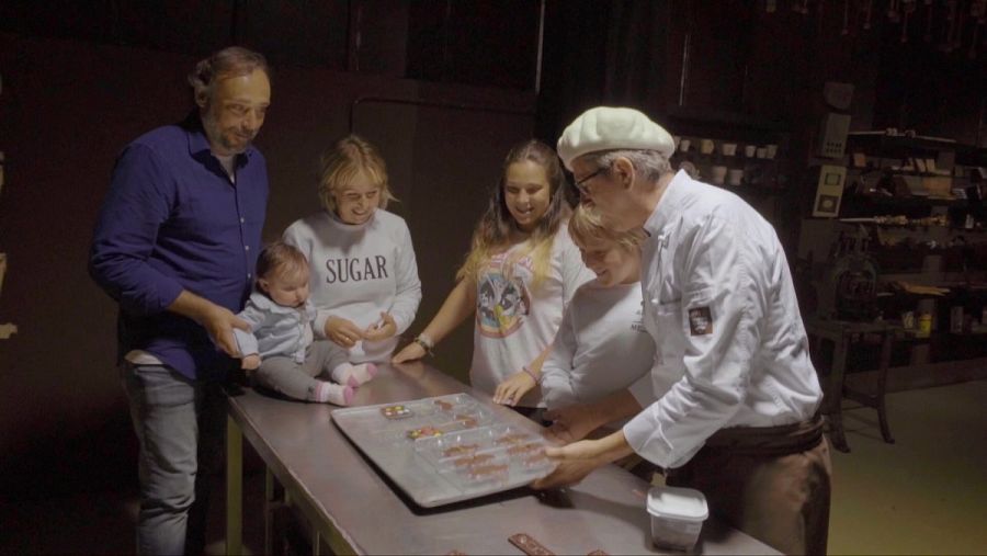 'Mi familia en la mochila' en una fabrica de chocolate de Tudela