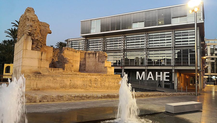 Fachada del Museo Arqueológico y de Historia de Elche.