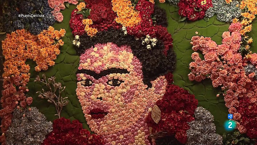 La pintora mexicana representada amb flors: Kahlo pintava sobretot autorretrats amb molts elements vegetals