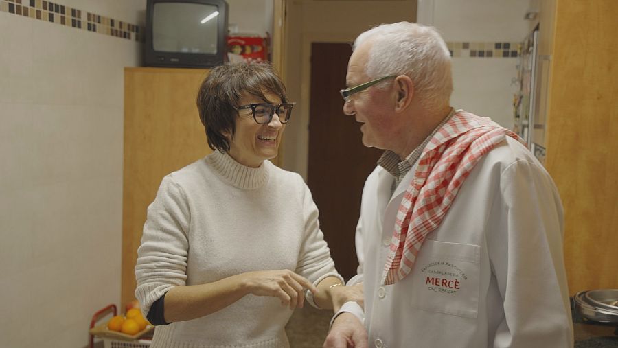 Sílvia Abril i l'Antonio cuinen escudella de blat de moro escairat
