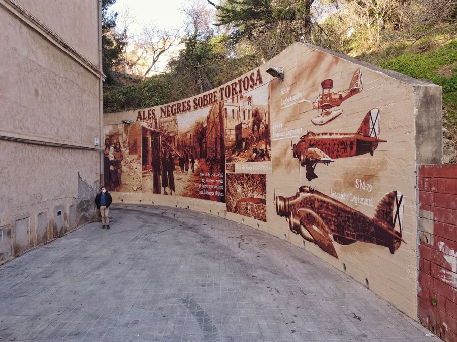 Ales negres sobre Tortosa. Roc Blackblock