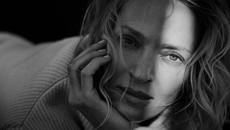 La penetrante mirada de la actriz Uma Thurman inmortalizada por la cámara de Peter Lindbergh