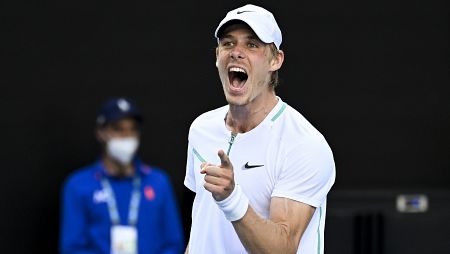 Shapovalov celebra un punto importante