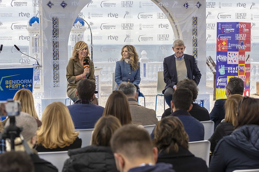 rueda de prensa de bienvenida