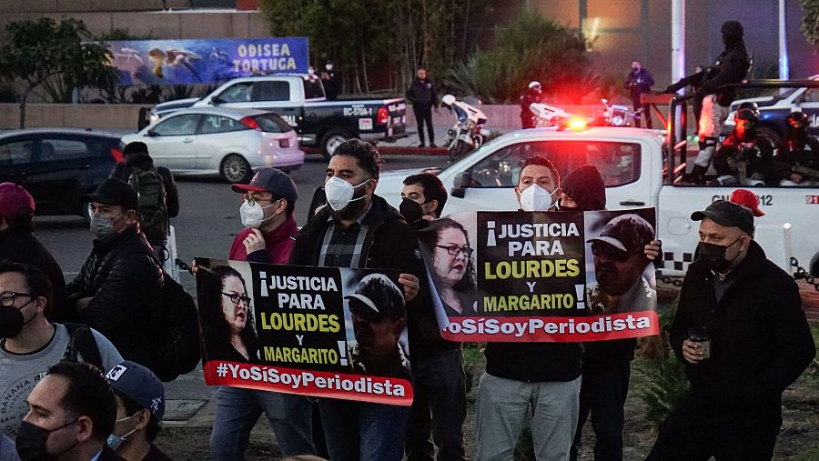 Periodistas protestan en Tijuana (México) y exigen justicia por dos asesinatos en menos de una semana.